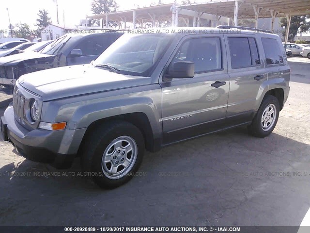 1C4NJPBA9DD233908 - 2013 JEEP PATRIOT SPORT GRAY photo 2