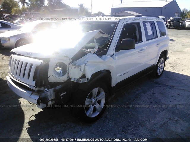 1C4NJPFB6FD328593 - 2015 JEEP PATRIOT LATITUDE WHITE photo 2