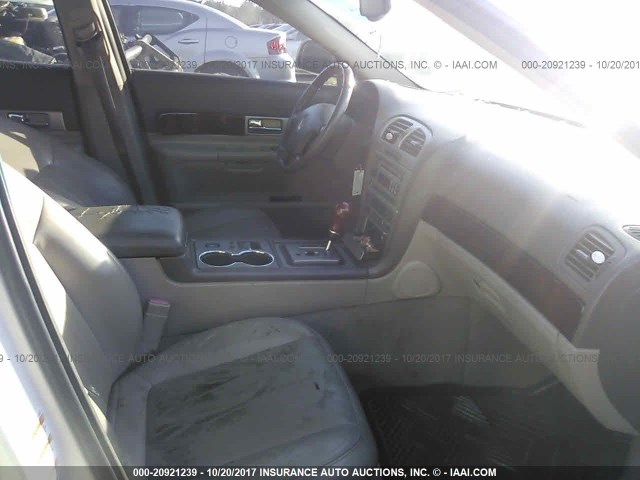 1LNHM87A84Y638729 - 2004 LINCOLN LS WHITE photo 5