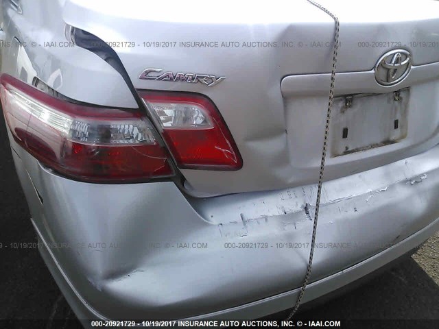 4T1BE46K09U911506 - 2009 TOYOTA CAMRY SE/LE/XLE SILVER photo 6