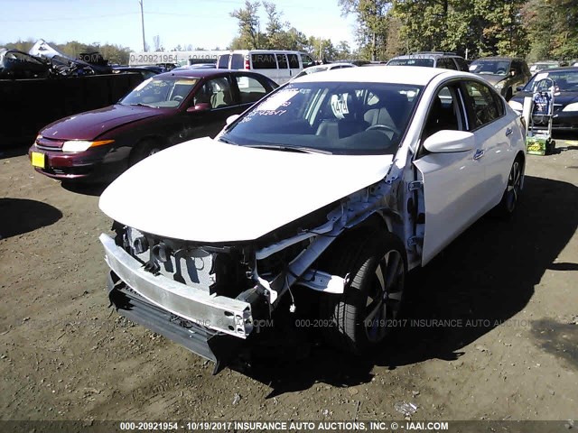 1N4AL3AP1GC130795 - 2016 NISSAN ALTIMA 2.5/S/SV/SL/SR WHITE photo 2