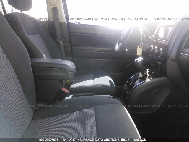 1C4NJCEB9DD102474 - 2013 JEEP COMPASS LATITUDE 黑色 照片 5