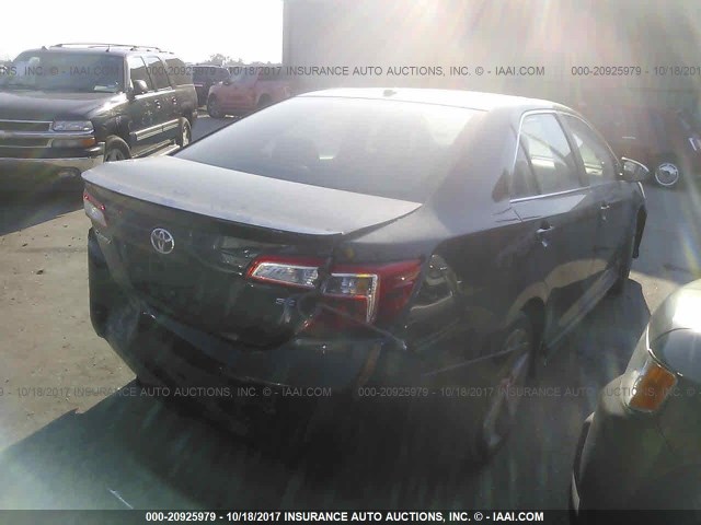 4T1BF1FK1CU186971 - 2012 TOYOTA CAMRY SE/LE/XLE შავი ფოტო 4