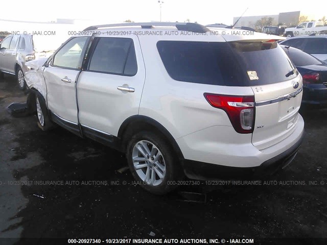 1FMHK7D87CGA40556 - 2012 FORD EXPLORER XLT WHITE photo 3