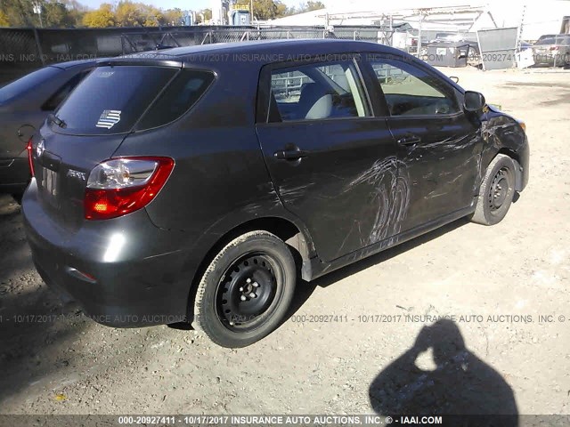 2T1KU4EE3DC949501 - 2013 TOYOTA COROLLA MATRIX  GRAY photo 4