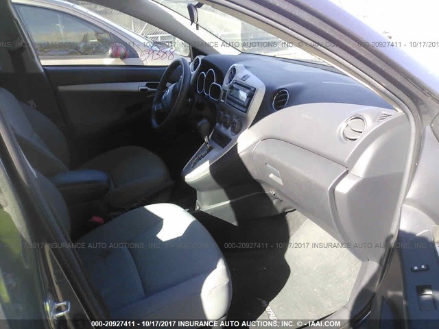 2T1KU4EE3DC949501 - 2013 TOYOTA COROLLA MATRIX  GRAY photo 5