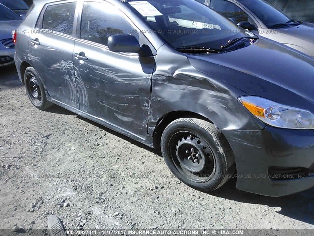 2T1KU4EE3DC949501 - 2013 TOYOTA COROLLA MATRIX  GRAY photo 6