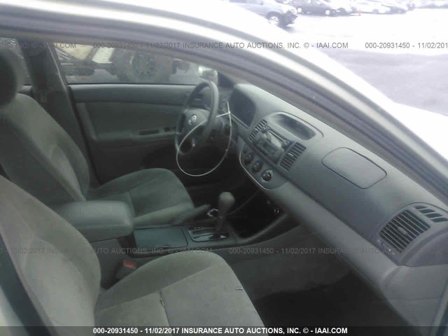 4T1BE32K93U244328 - 2003 TOYOTA CAMRY LE/XLE/SE Gümüş foto 5