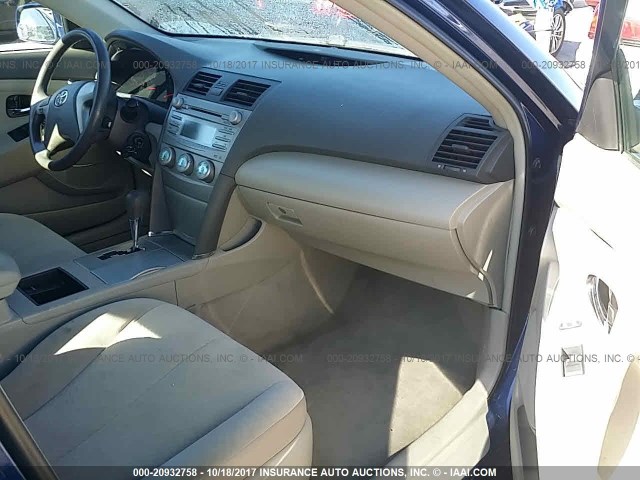 4T1BE46K67U105019 - 2007 TOYOTA CAMRY NEW GENERAT CE/LE/XLE/SE BLUE photo 5
