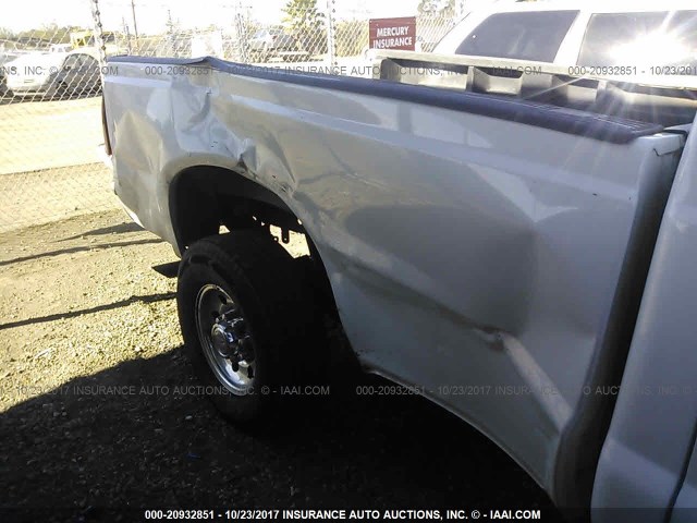 1FTNF20L42EC26185 - 2002 FORD F250 SUPER DUTY WHITE photo 6