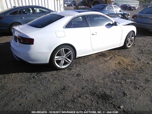 WAUGVAFR8CA001629 - 2012 AUDI S5 PREMIUM PLUS 白色 照片 4