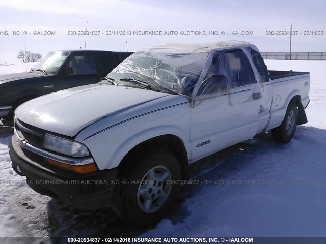 1GCDT19WX28223334 - 2002 CHEVROLET S TRUCK S10 WHITE photo 2