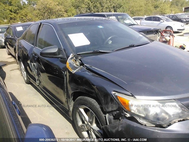 4T1BF1FKXCU009139 - 2012 TOYOTA CAMRY SE/LE/XLE ნაცრისფერი ფოტო 6