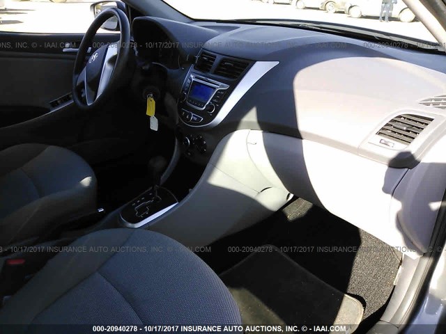 KMHCT4AE6EU764453 - 2014 HYUNDAI ACCENT GLS/GS GRAY photo 5