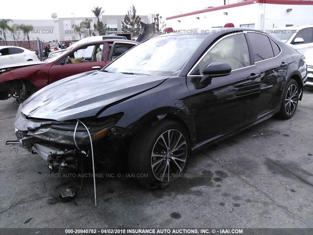 JTNB11HK1J3017984 - 2018 TOYOTA CAMRY L/LE/XLE/SE/XSE BLACK photo 2