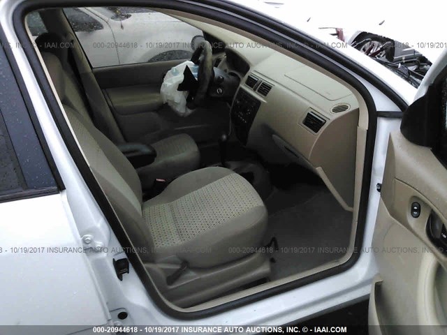 1FAHP34N17W323167 - 2007 FORD FOCUS ZX4/S/SE/SES 白色 照片 5
