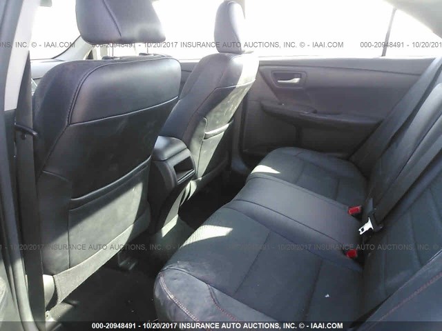 4T1BF1FK8HU733242 - 2017 TOYOTA CAMRY LE/XLE/SE/XSE BLACK photo 8