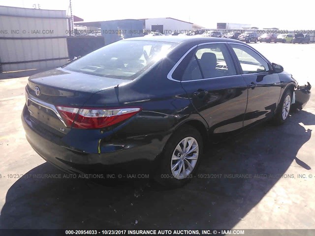 4T4BF1FK2GR560628 - 2016 TOYOTA CAMRY LE/XLE/SE/XSE BLUE photo 4