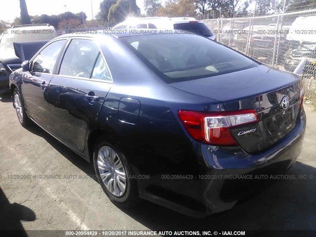 4T4BF1FK2ER379512 - 2014 TOYOTA CAMRY L/SE/LE/XLE BLUE photo 3