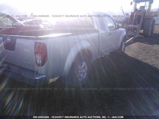 1N6AD0CW4AC429941 - 2010 NISSAN FRONTIER KING CAB SE/LE/NISMO SILVER photo 4