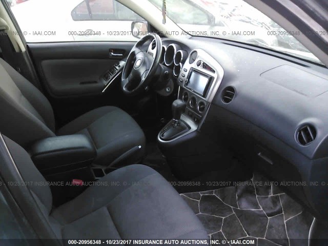 2T1KR32E98C708936 - 2008 TOYOTA COROLLA MATRIX XR BLACK photo 5