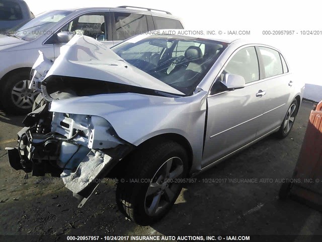 1G1ZC5E06CF212187 - 2012 CHEVROLET MALIBU 1LT 银色 照片 2