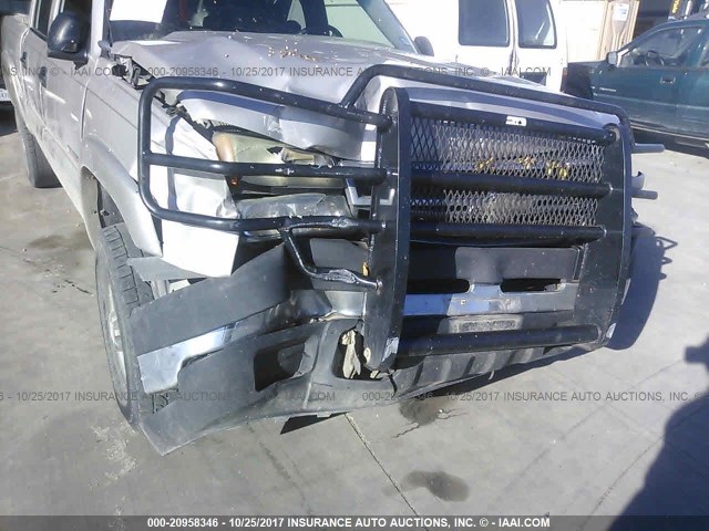 1GCHC23U86F266408 - 2006 CHEVROLET SILVERADO C2500 HEAVY DUTY GRAY photo 6