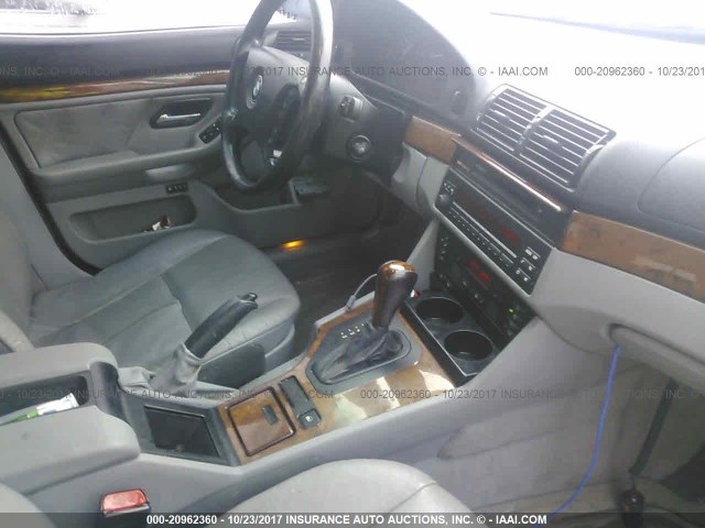 WBADN63403GN89158 - 2003 BMW 540 I AUTOMATIC أزرق صورة 5