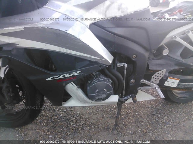 JH2PC40097M003163 - 2007 HONDA CBR600 RR WHITE photo 9