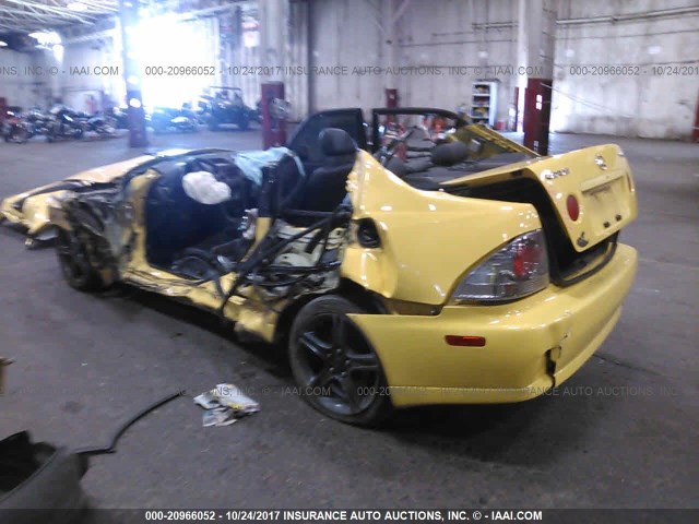 JTHBD182310015794 - 2001 LEXUS IS 300 YELLOW photo 3