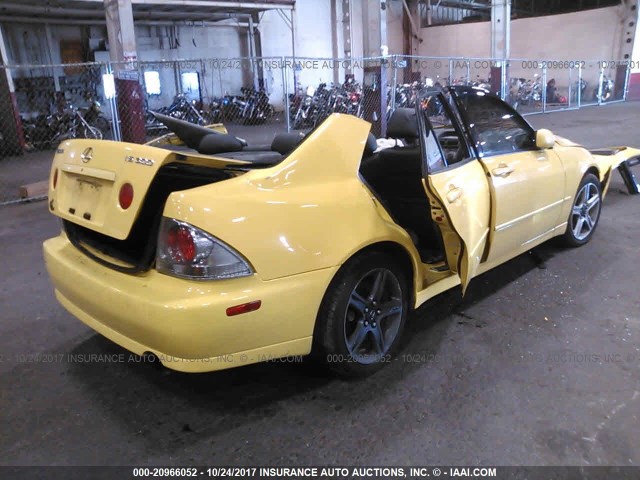 JTHBD182310015794 - 2001 LEXUS IS 300 YELLOW photo 4