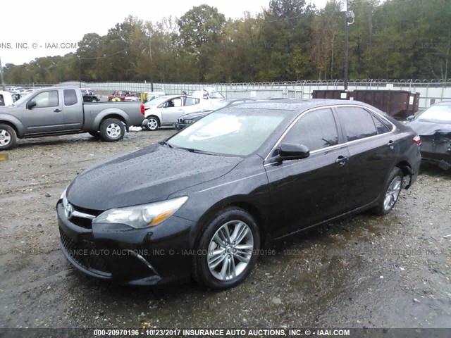 4T1BF1FKXFU053842 - 2015 TOYOTA CAMRY LE/XLE/SE/XSE Noir photo 2