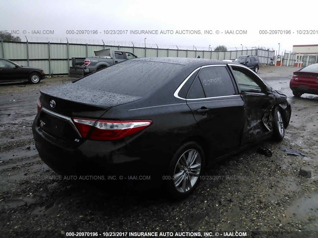 4T1BF1FKXFU053842 - 2015 TOYOTA CAMRY LE/XLE/SE/XSE Noir photo 4