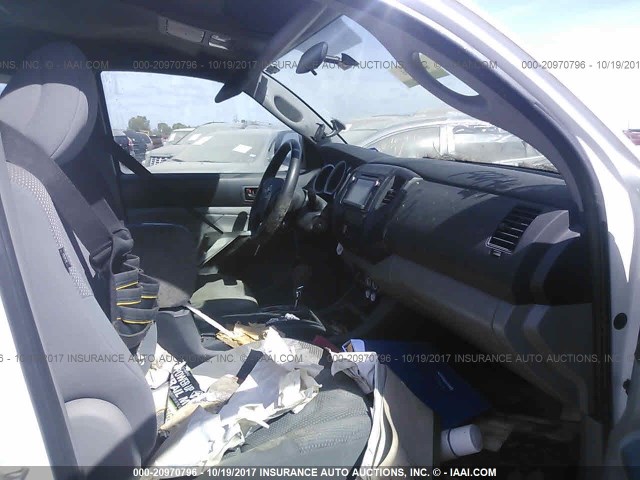 5TFTX4CN2FX050907 - 2015 TOYOTA TACOMA ACCESS CAB Weiß Foto 5