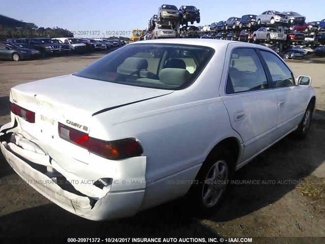 4T1BG22K9WU298589 - 1998 TOYOTA CAMRY CE/LE/XLE 白色 照片 4