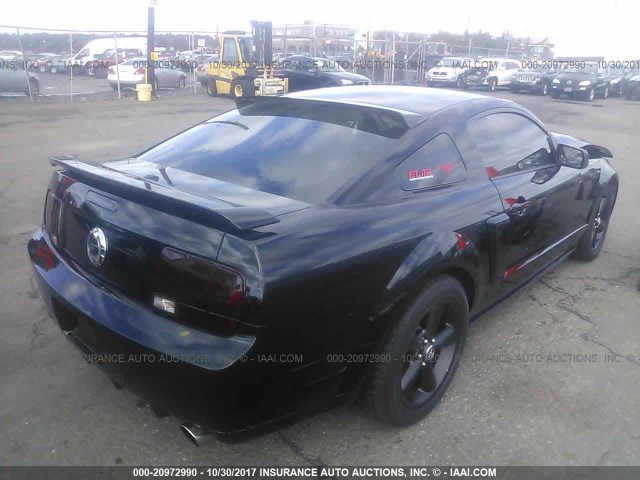 1ZVHT82H385145136 - 2008 FORD MUSTANG GT BLACK photo 4