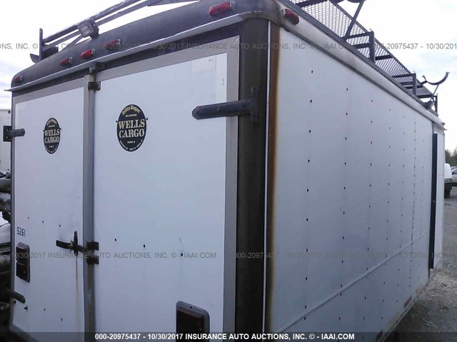 1WC200F26H1036392 - 1987 WELLS CARGO ENCLOSED  WHITE photo 4