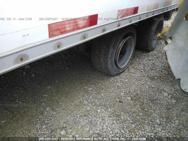 1WC200F26H1036392 - 1987 WELLS CARGO ENCLOSED  WHITE photo 8