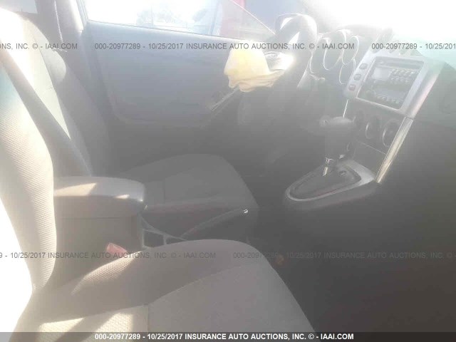 2T1KR32E24C178206 - 2004 TOYOTA COROLLA MATRIX XR GRAY photo 5