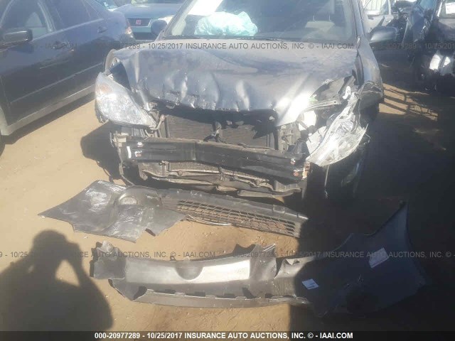 2T1KR32E24C178206 - 2004 TOYOTA COROLLA MATRIX XR GRAY photo 6