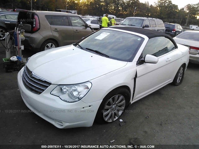 1C3BC5ED8AN142971 - 2010 CHRYSLER SEBRING TOURING WHITE photo 2