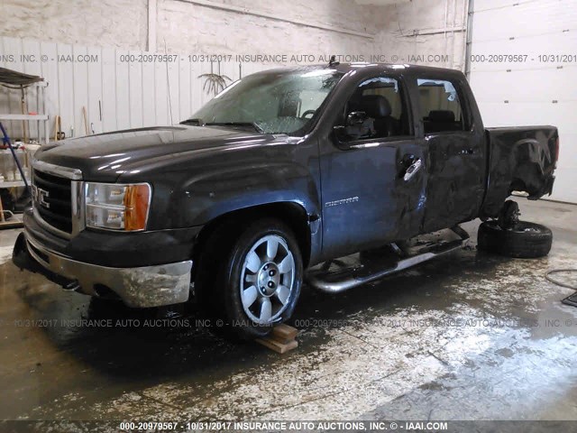 3GTRKVE30AG237490 - 2010 GMC SIERRA K1500 SLE SILVER photo 2