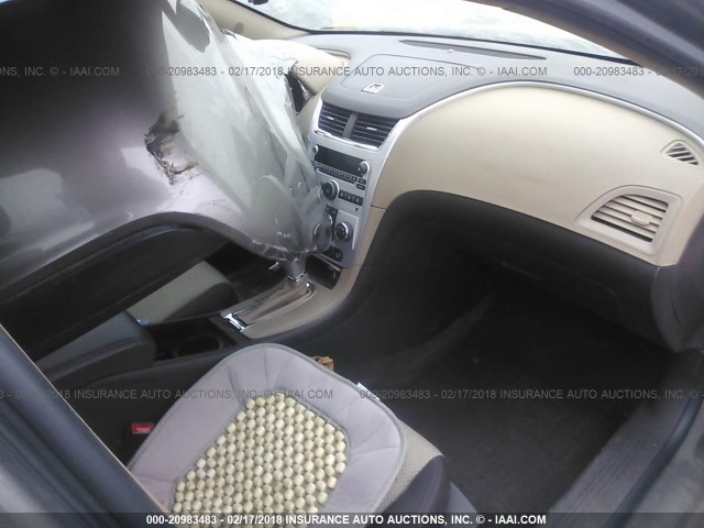 1G1ZB5EB4AF115023 - 2010 CHEVROLET MALIBU LS თაფლისფერი ფოტო 5