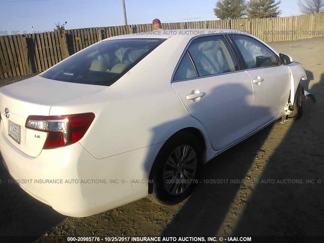 4T1BF1FK1EU471088 - 2014 TOYOTA CAMRY L/SE/LE/XLE WHITE photo 4