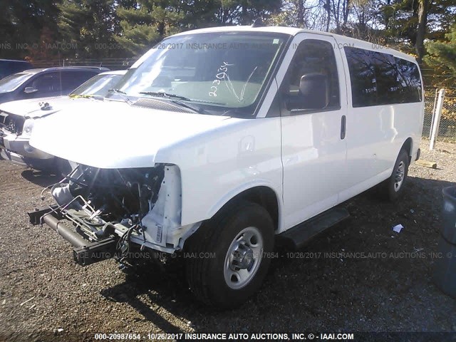 1GAZGMFG7G1223034 - 2016 CHEVROLET EXPRESS G3500 LT WHITE photo 2