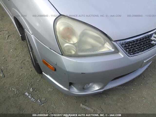 JS2RC61H455300355 - 2005 SUZUKI AERIO SX SILVER photo 6