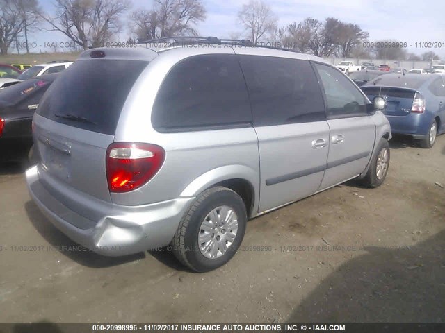 1A4GP45R56B630936 - 2006 CHRYSLER TOWN & COUNTRY  SILVER photo 4