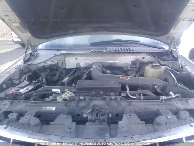 5LMFU28558LJ18199 - 2008 LINCOLN NAVIGATOR SILVER photo 10