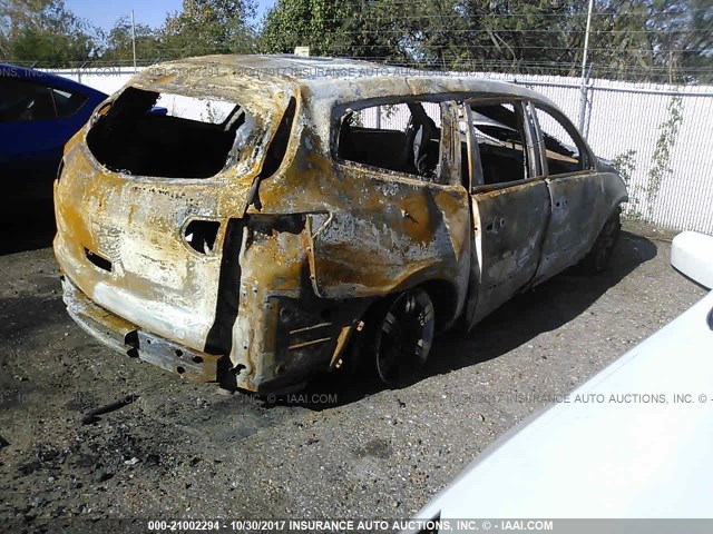 1GNKVGED7BJ132689 - 2011 CHEVROLET TRAVERSE LT WHITE photo 4