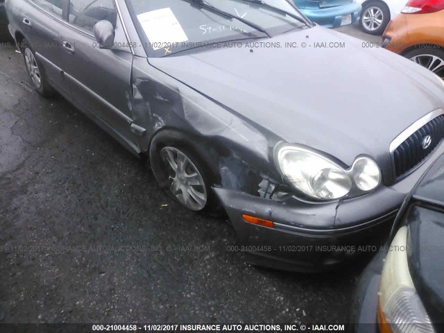 KMHWF25H63A874303 - 2003 HYUNDAI SONATA GL GRAY photo 6